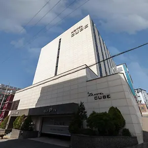  Hotel Cube